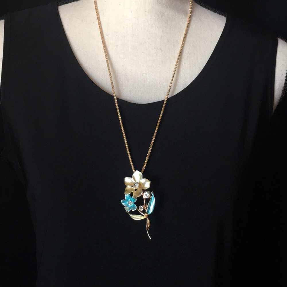 Double Flower Brooch/ Pendant Necklace - Picture 3 of 12
